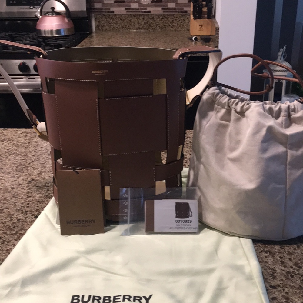 NWT Burberry Bucket Bag 2020 - Picture 3 of 8